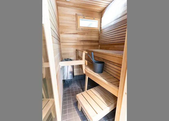 Loma-saaga 3 By Interhome